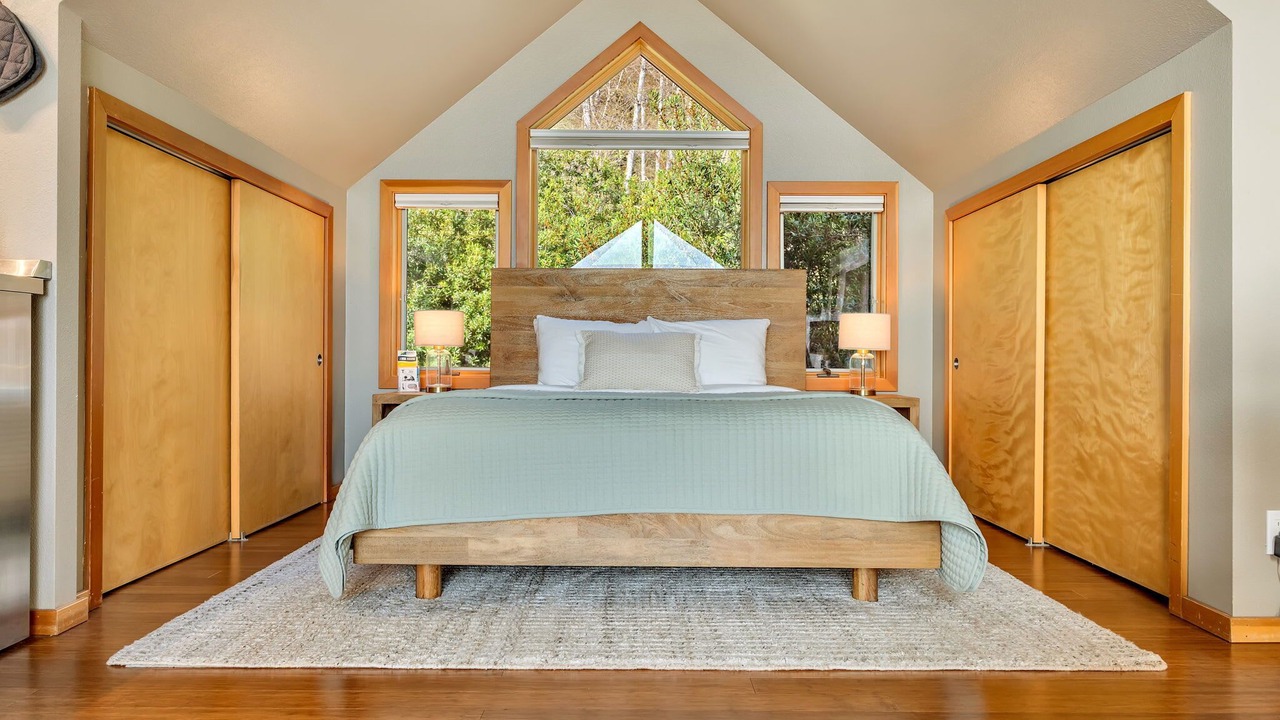 Photo of Bedroom in Neahkahnie Beach