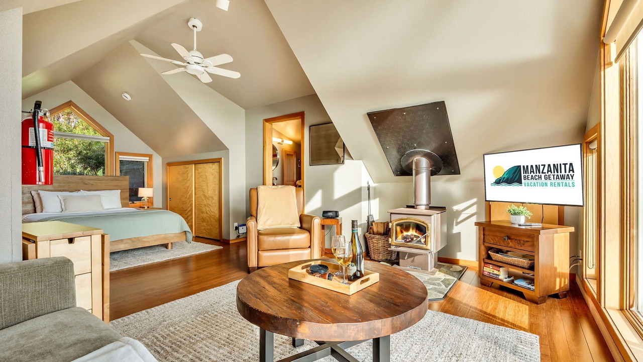 Photo of Bedroom in Neahkahnie Beach