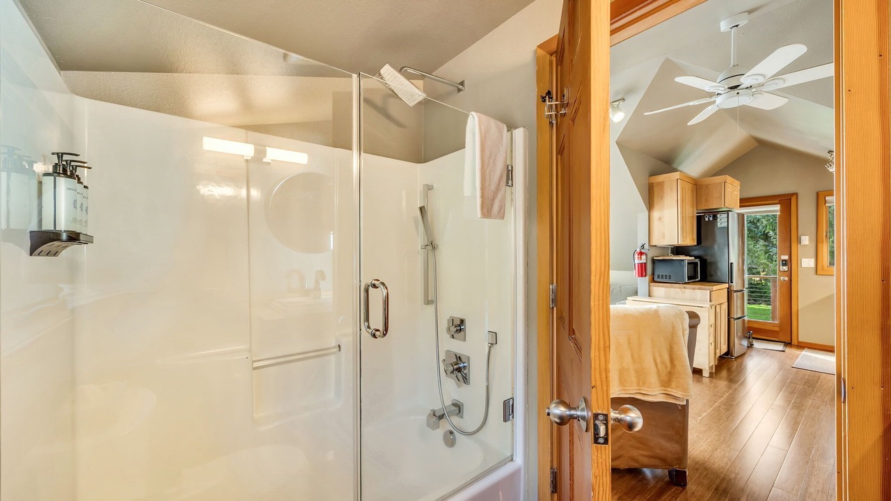 Photo of Bathroom in Neahkahnie Beach