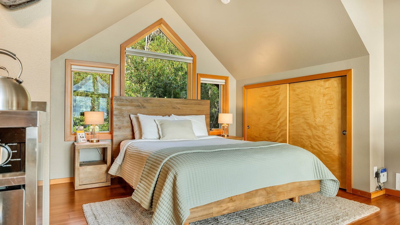 Photo of Bedroom in Neahkahnie Beach