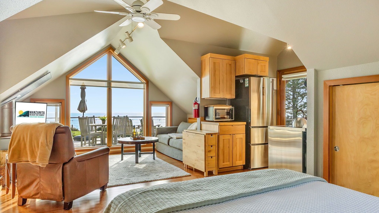 Photo of Bedroom in Neahkahnie Beach