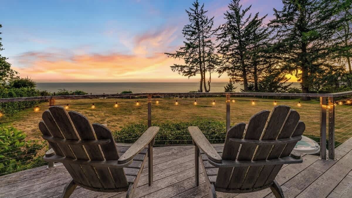 Photo of Patio Balcony in Neahkahnie Beach