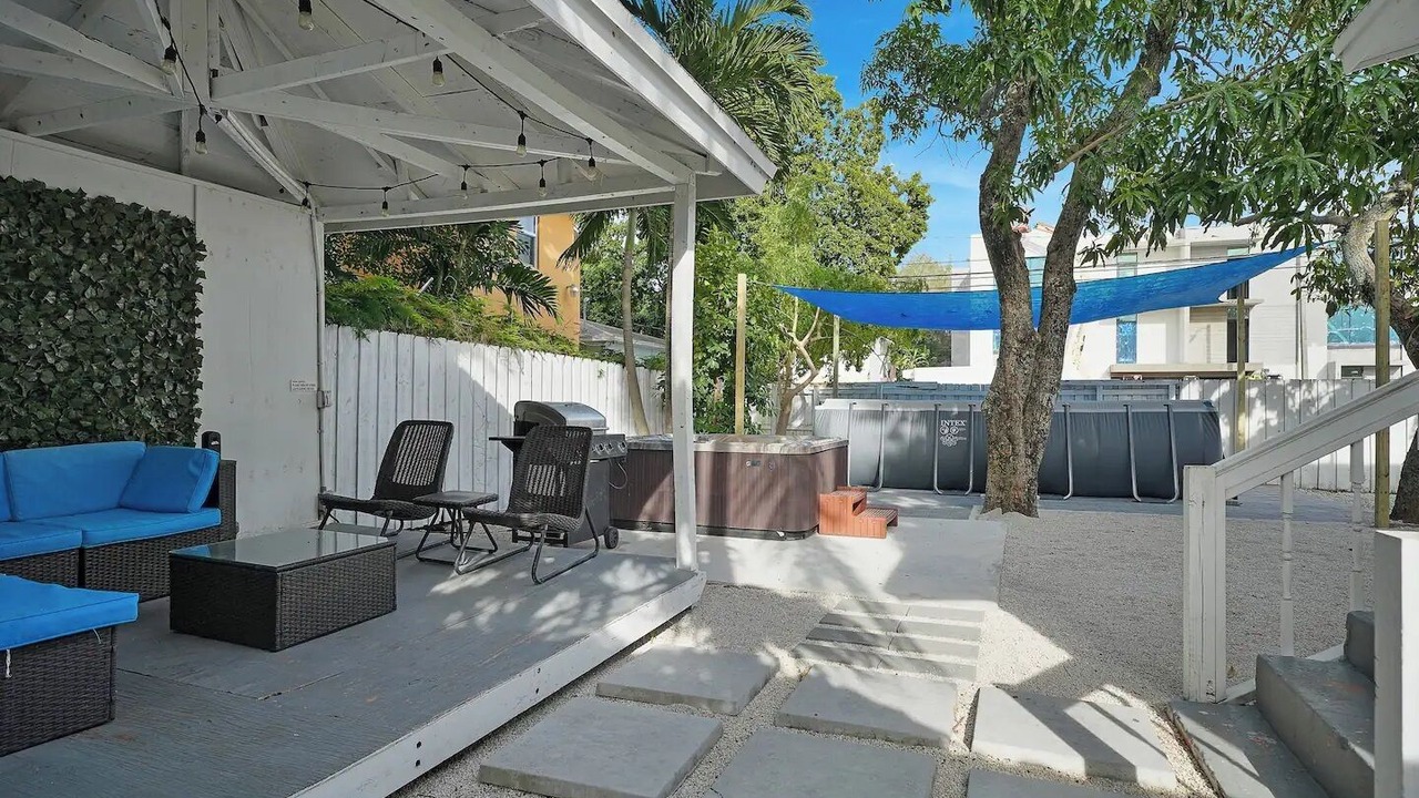 Photo of Patio Balcony in Northeast Miami