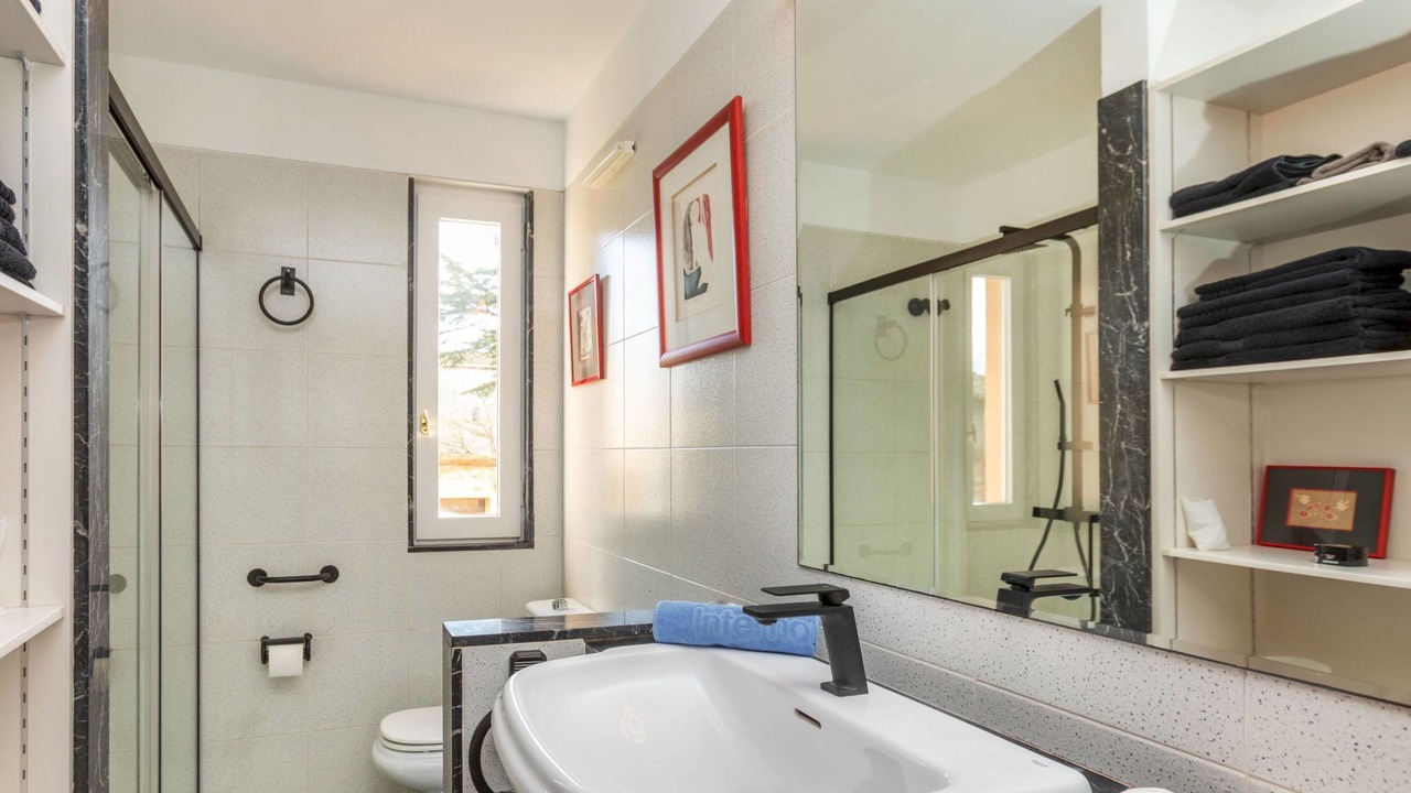 Photo of Bathroom in Pals
