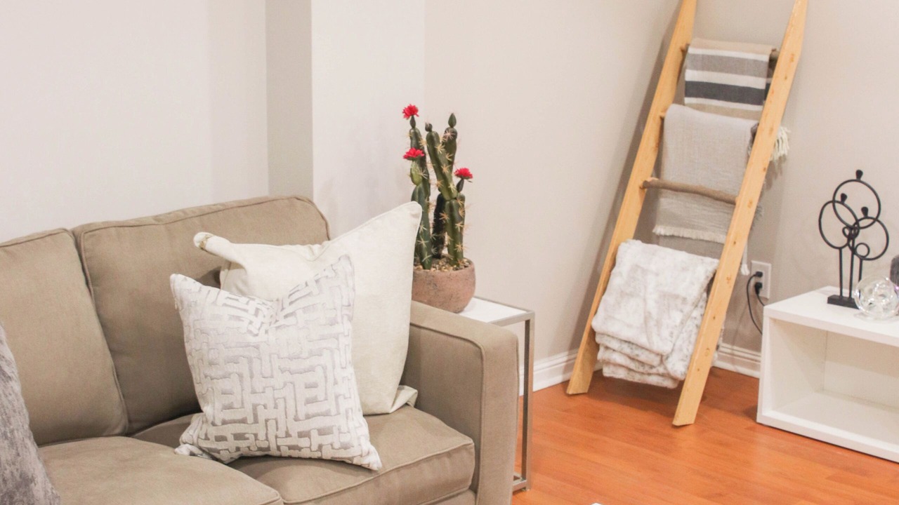 Photo of Livingroom in East Credit