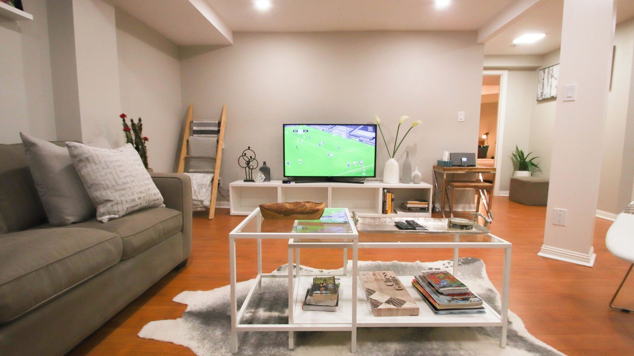 Photo of Livingroom in East Credit