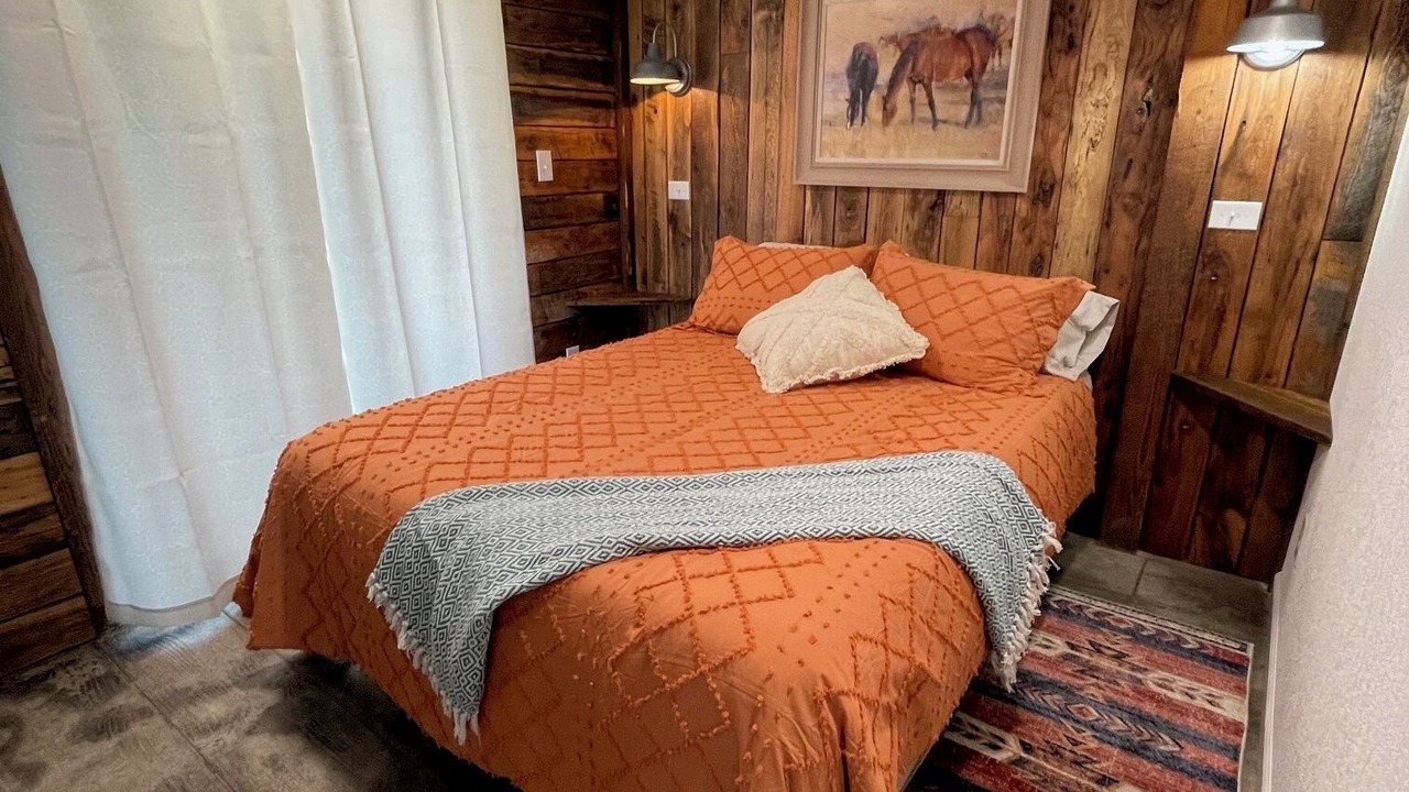 Photo of Bedroom in Eminence