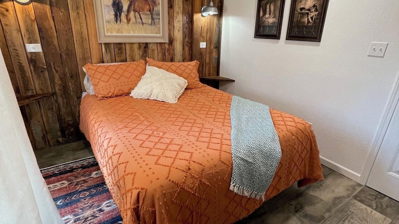 Photo of Bedroom in Eminence