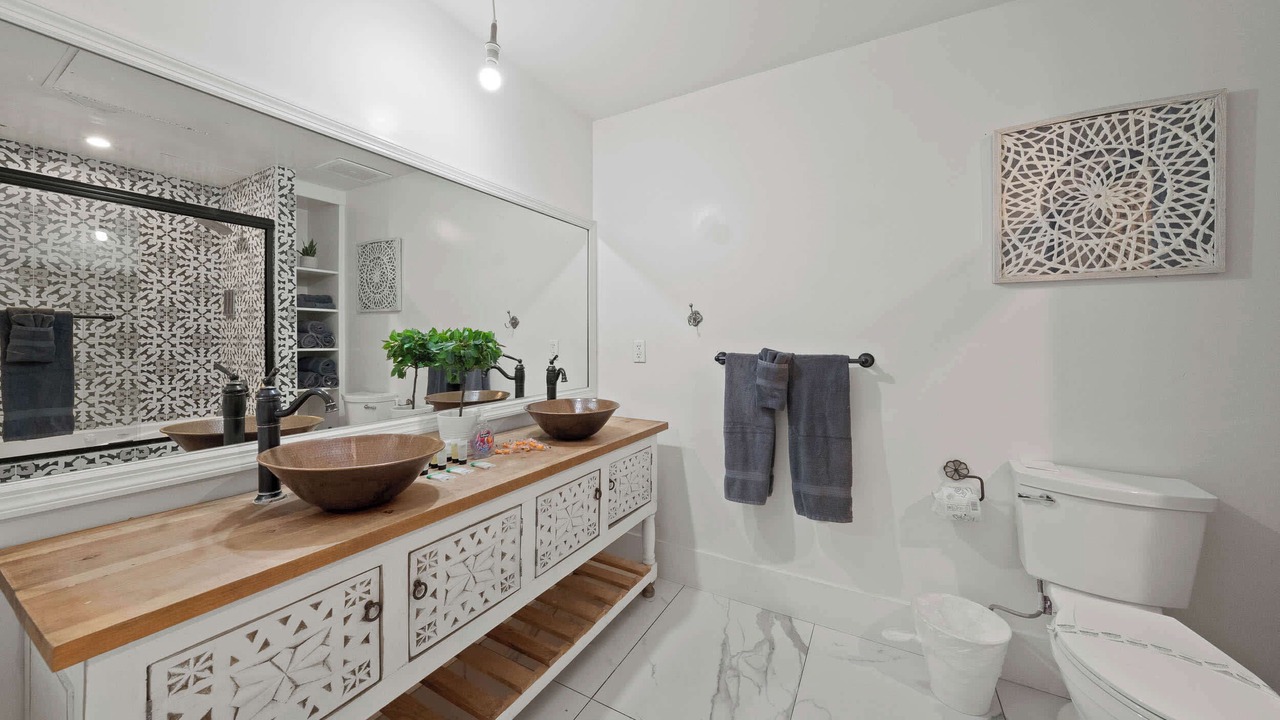 Photo of Bathroom in Gaslamp Quarter