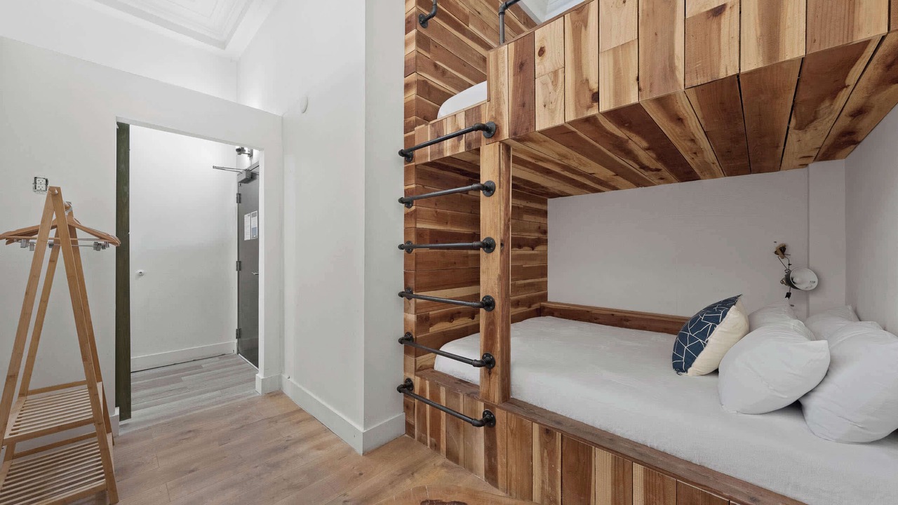 Photo of Bedroom in Gaslamp Quarter