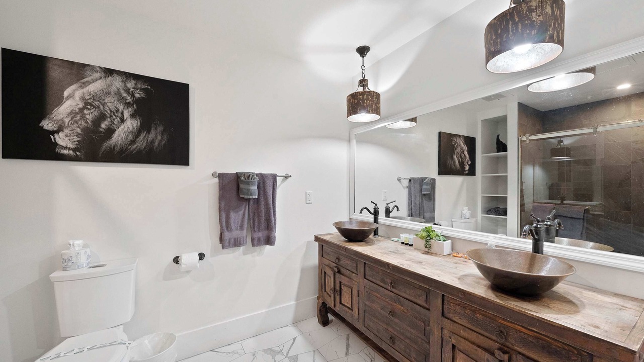 Photo of Bathroom in Gaslamp Quarter