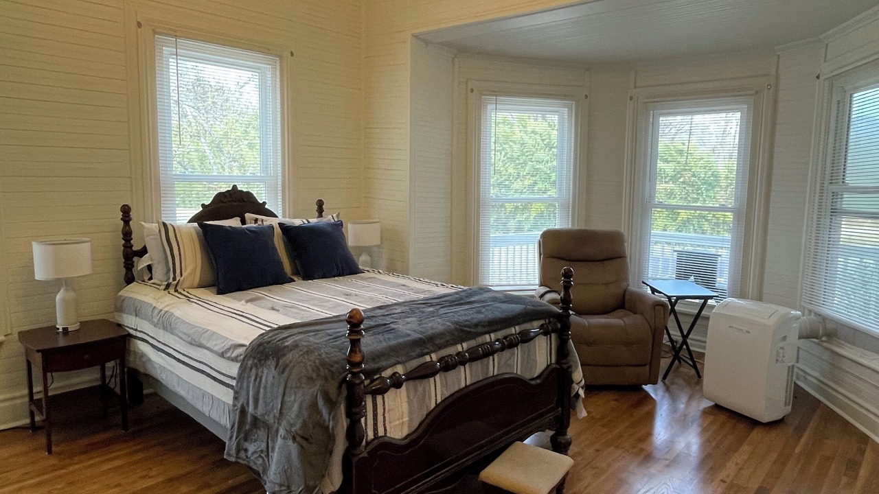 Photo of Bedroom in Bath