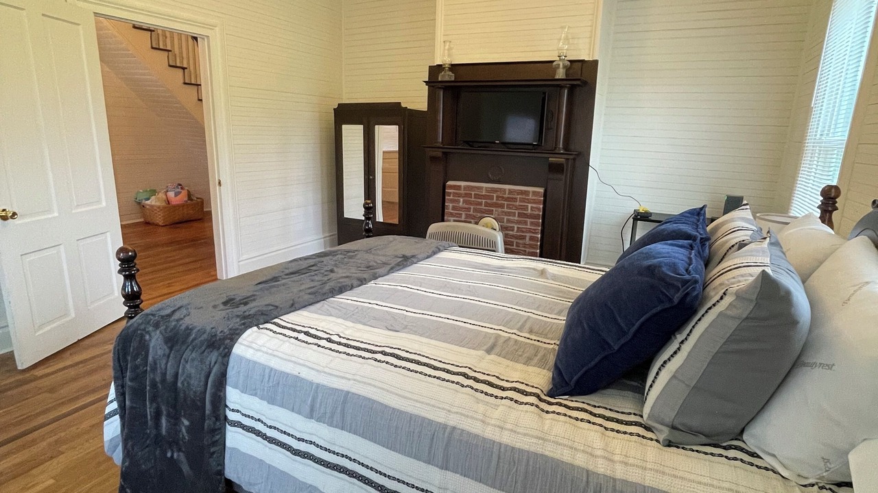 Photo of Bedroom in Bath