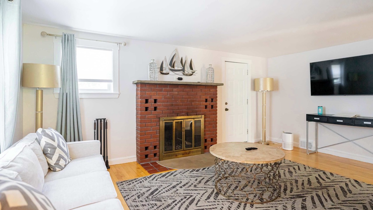 Photo of Livingroom in Wayland