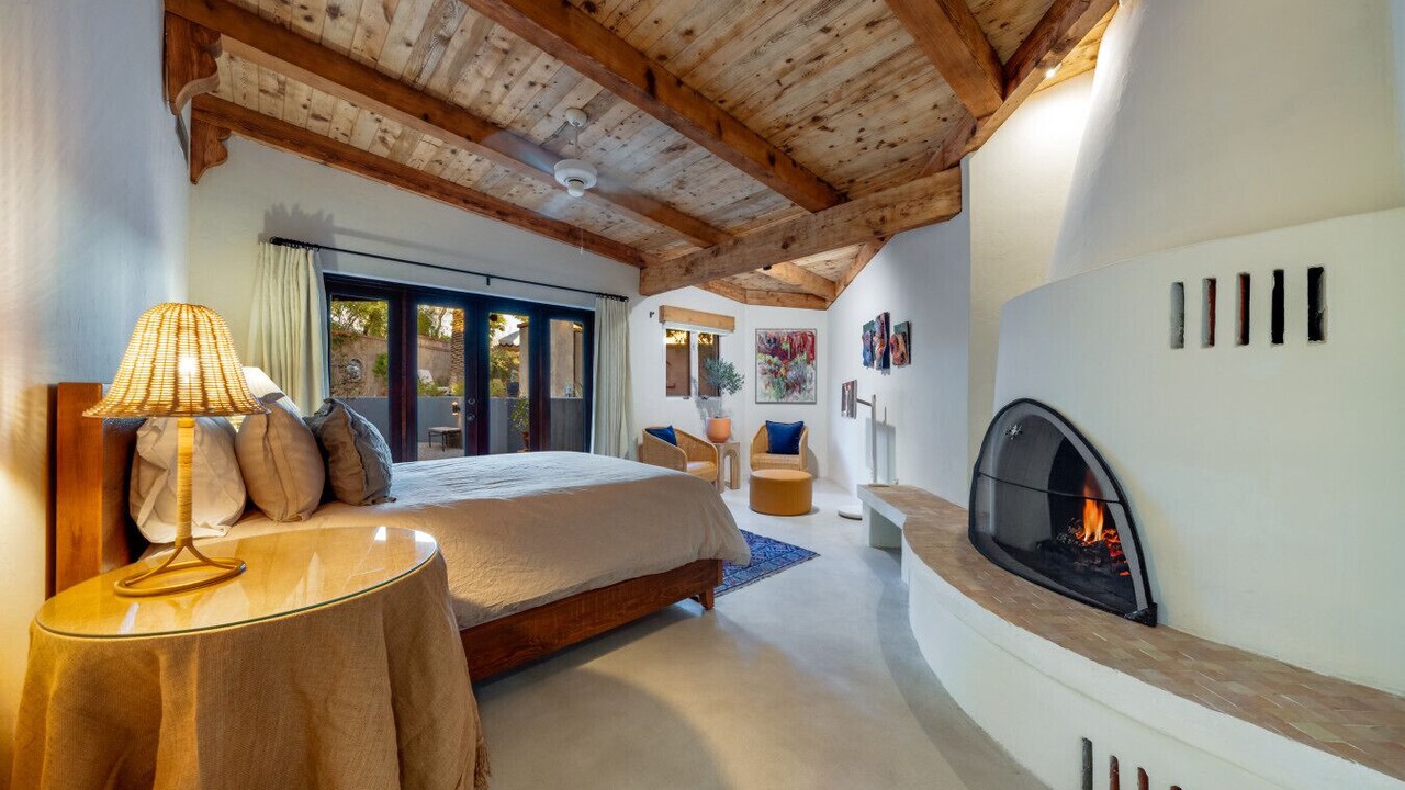 Photo of Livingroom in Sam Hughes