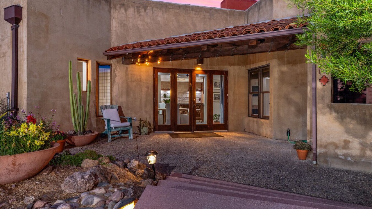 Photo of Outdoor in Sam Hughes