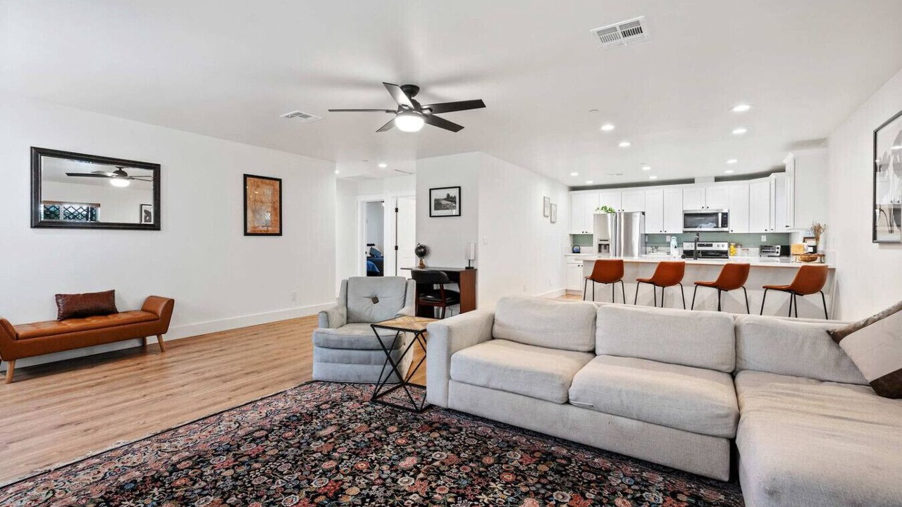 Photo of Livingroom in Country Club