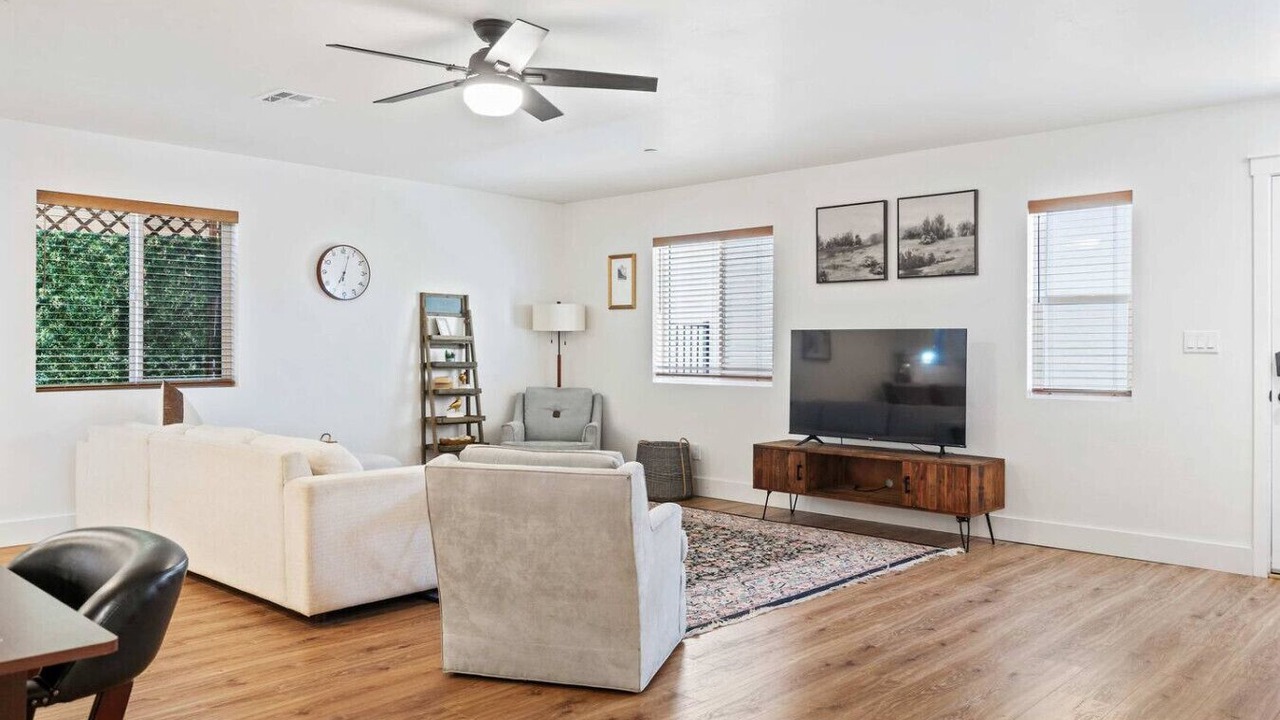 Photo of Livingroom in Country Club