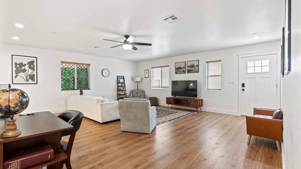 Photo of Livingroom in Country Club