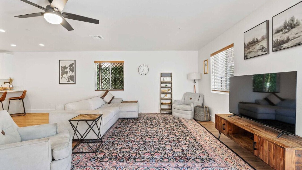 Photo of Livingroom in Country Club