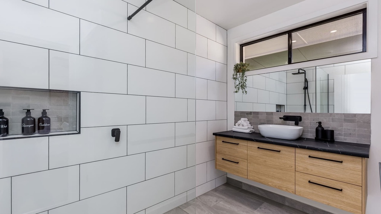 Photo of Bathroom in Flora Hill