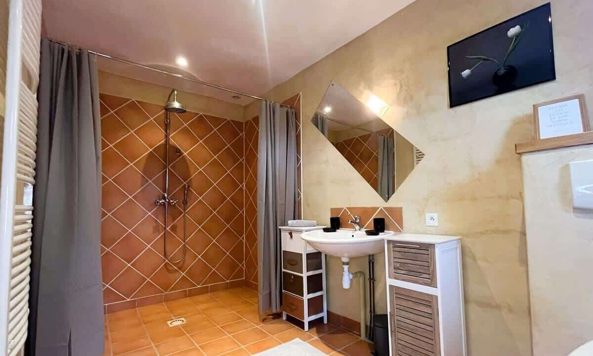 Photo of Bathroom in Sainte-Mere-Eglise