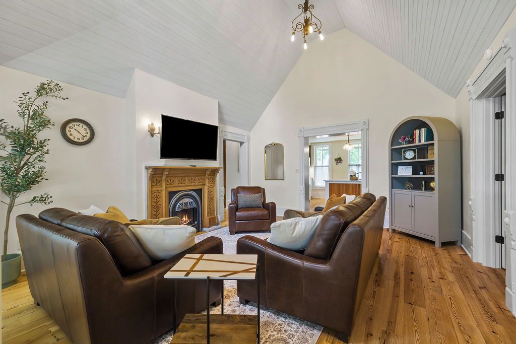 Photo of Livingroom in Eureka Springs Historic District