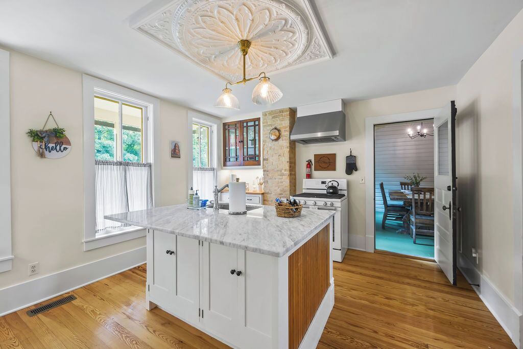 Photo of Kitchen in Eureka Springs Historic District