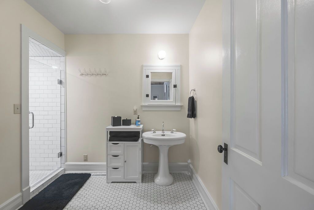 Photo of Bathroom in Eureka Springs Historic District
