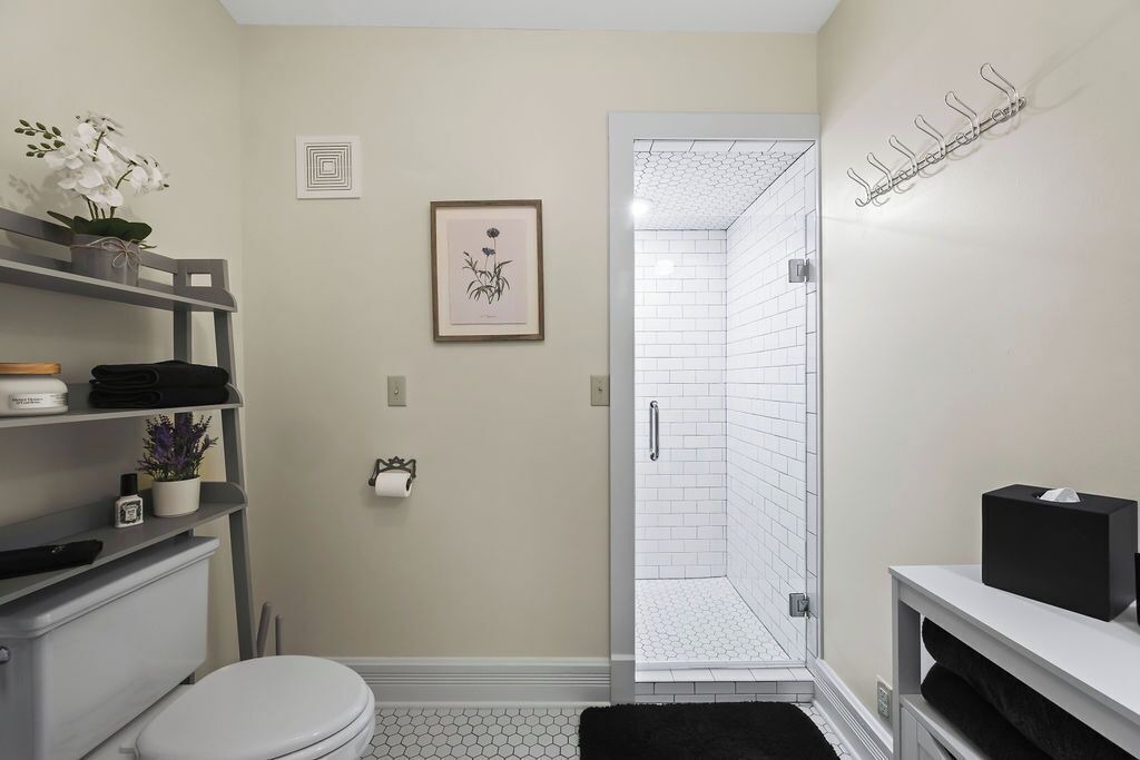 Photo of Bathroom in Eureka Springs Historic District
