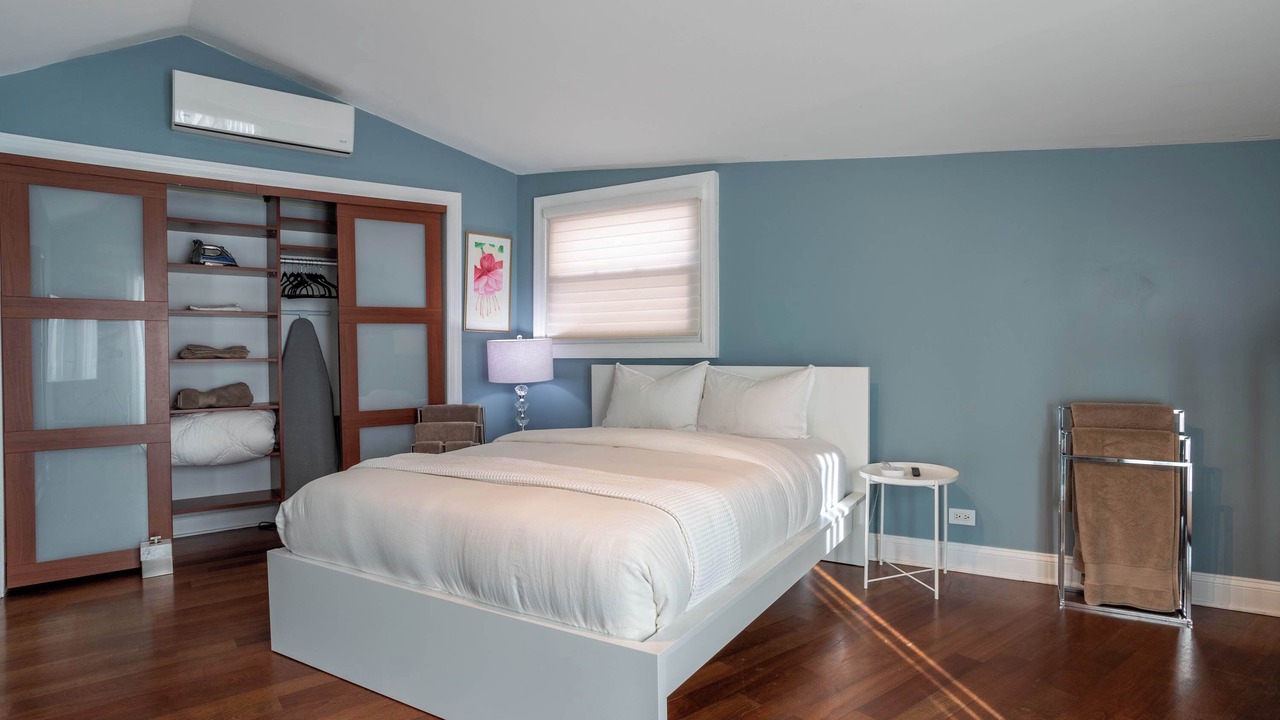 Photo of Bedroom in Mid-North District