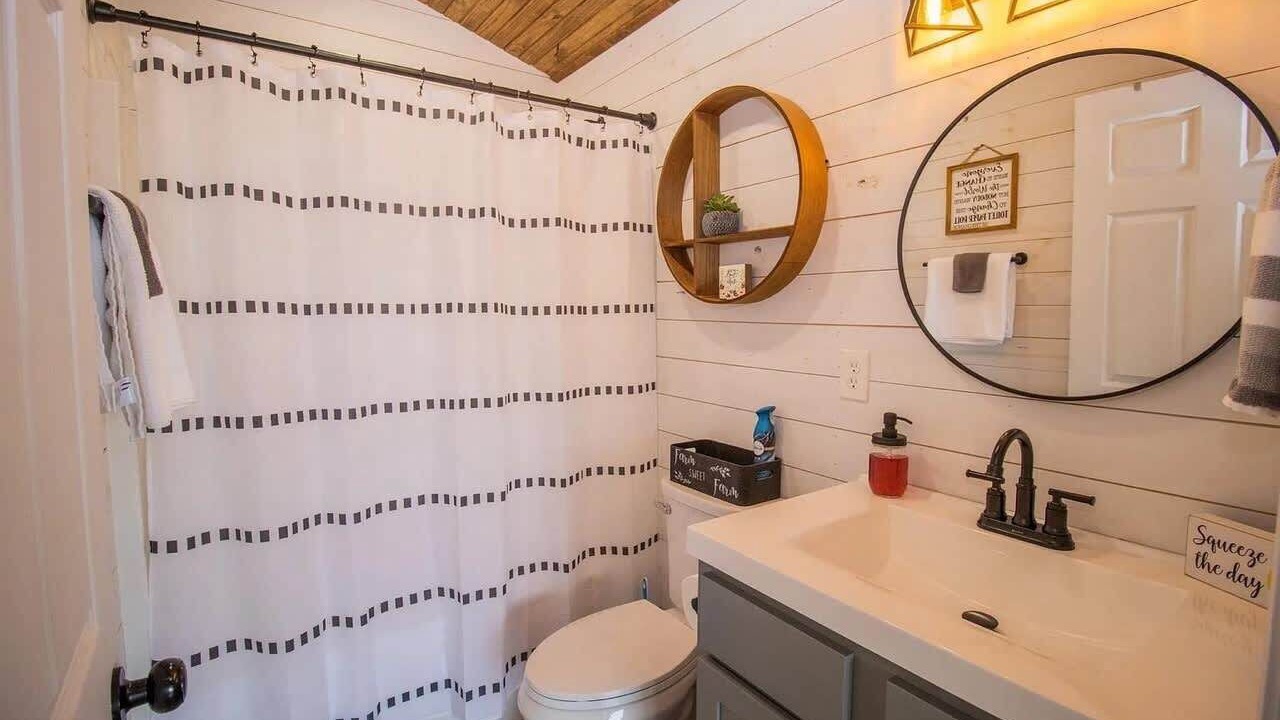 Photo of Bathroom in Compton