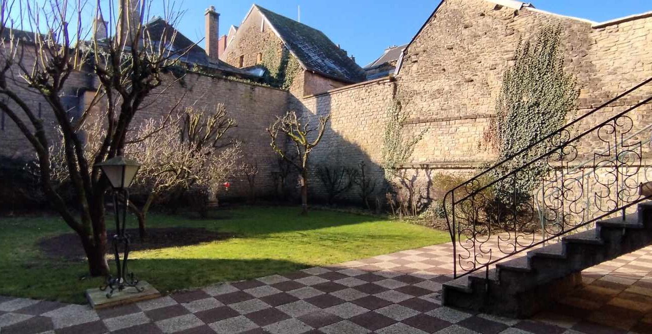 Photo of Outdoor in Sedan