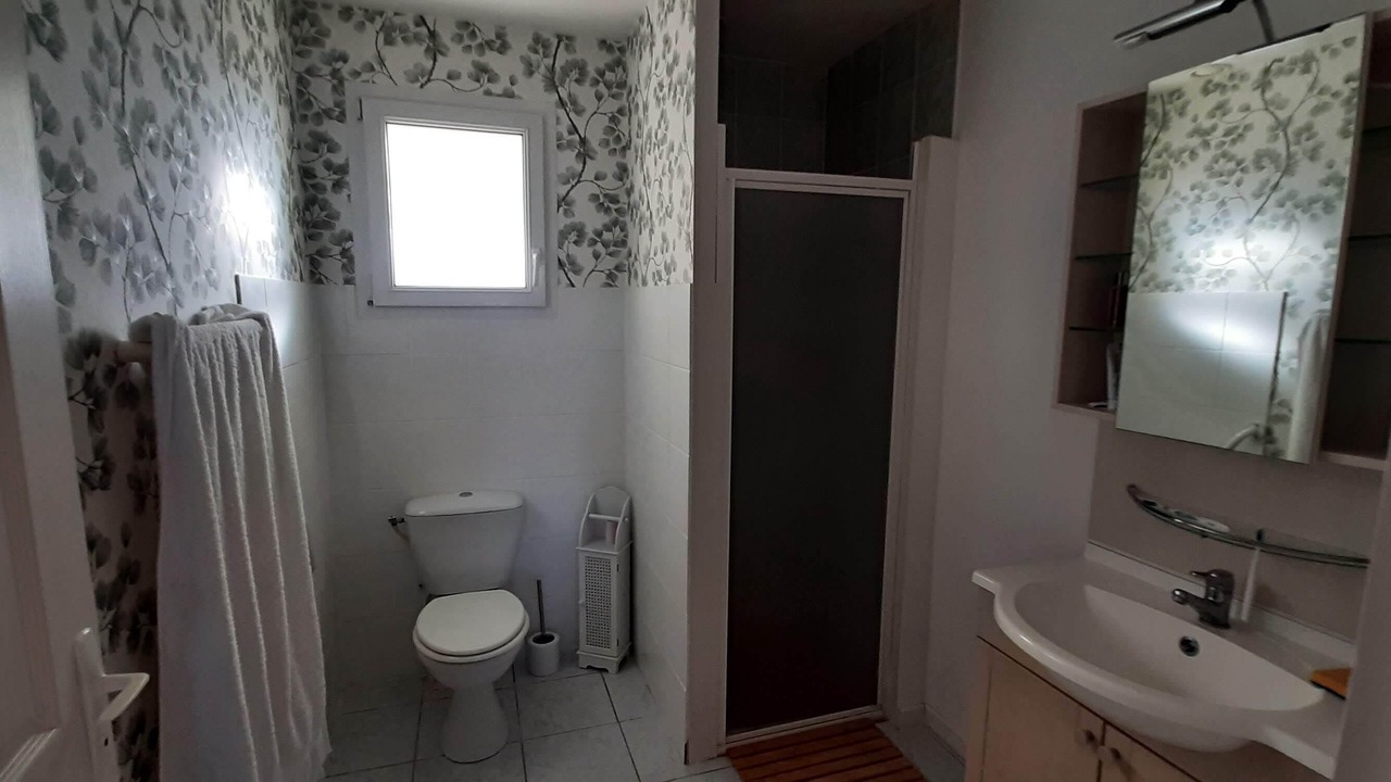 Photo of Bathroom in Saint-Vincent-sur-Jard