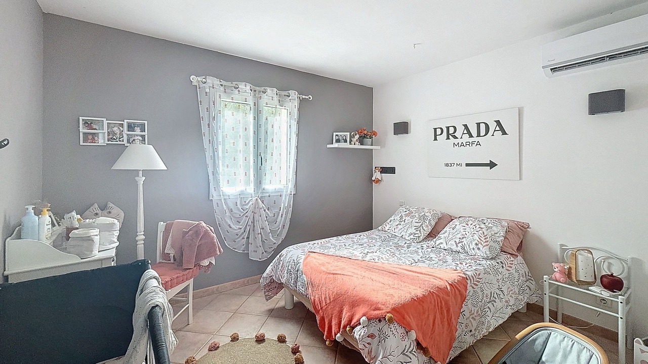 Photo of Bedroom in Alata