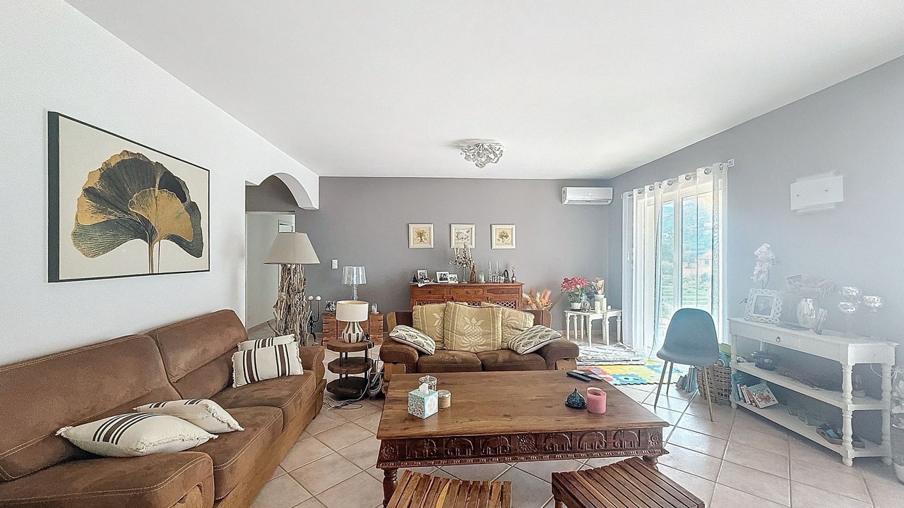 Photo of Livingroom in Alata