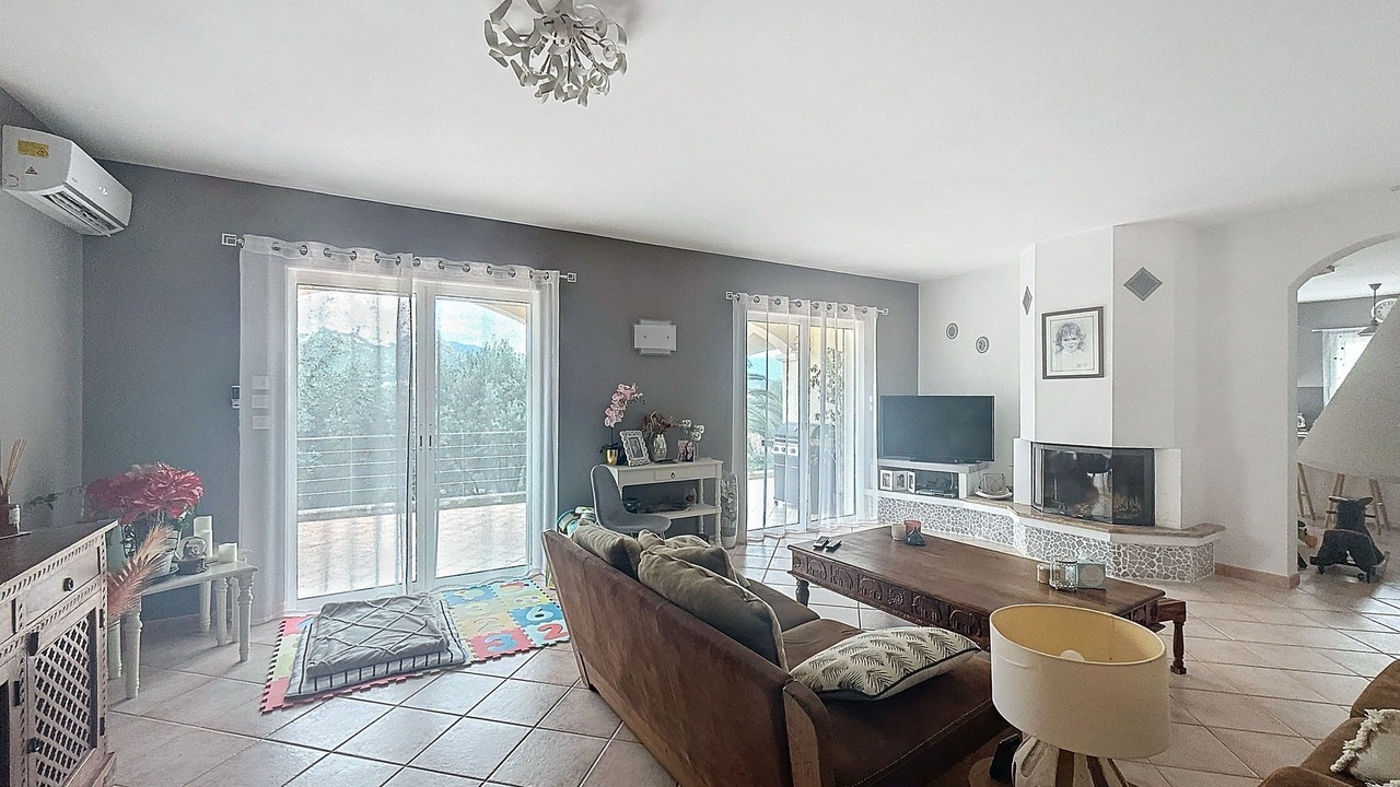 Photo of Livingroom in Alata