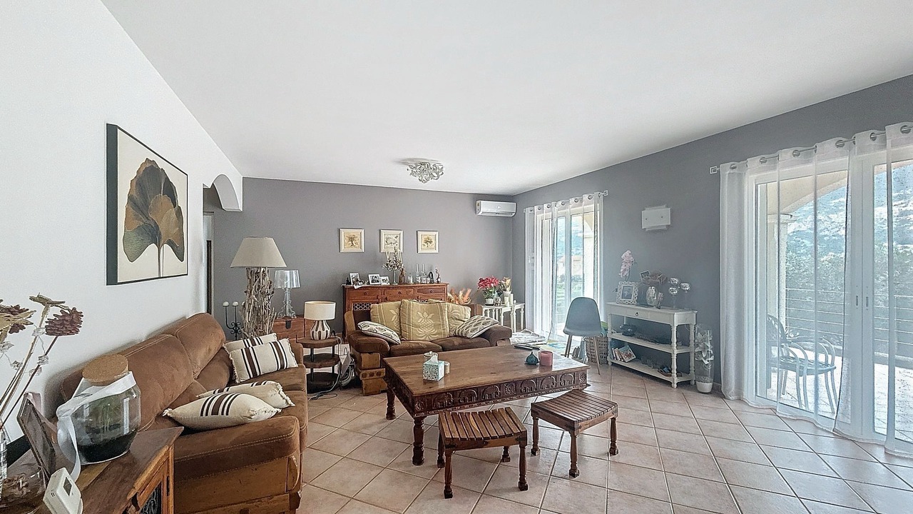 Photo of Livingroom in Alata