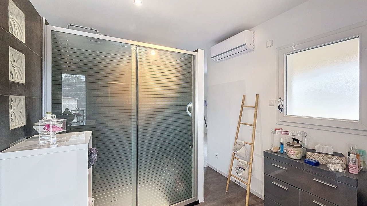 Photo of Bathroom in Alata