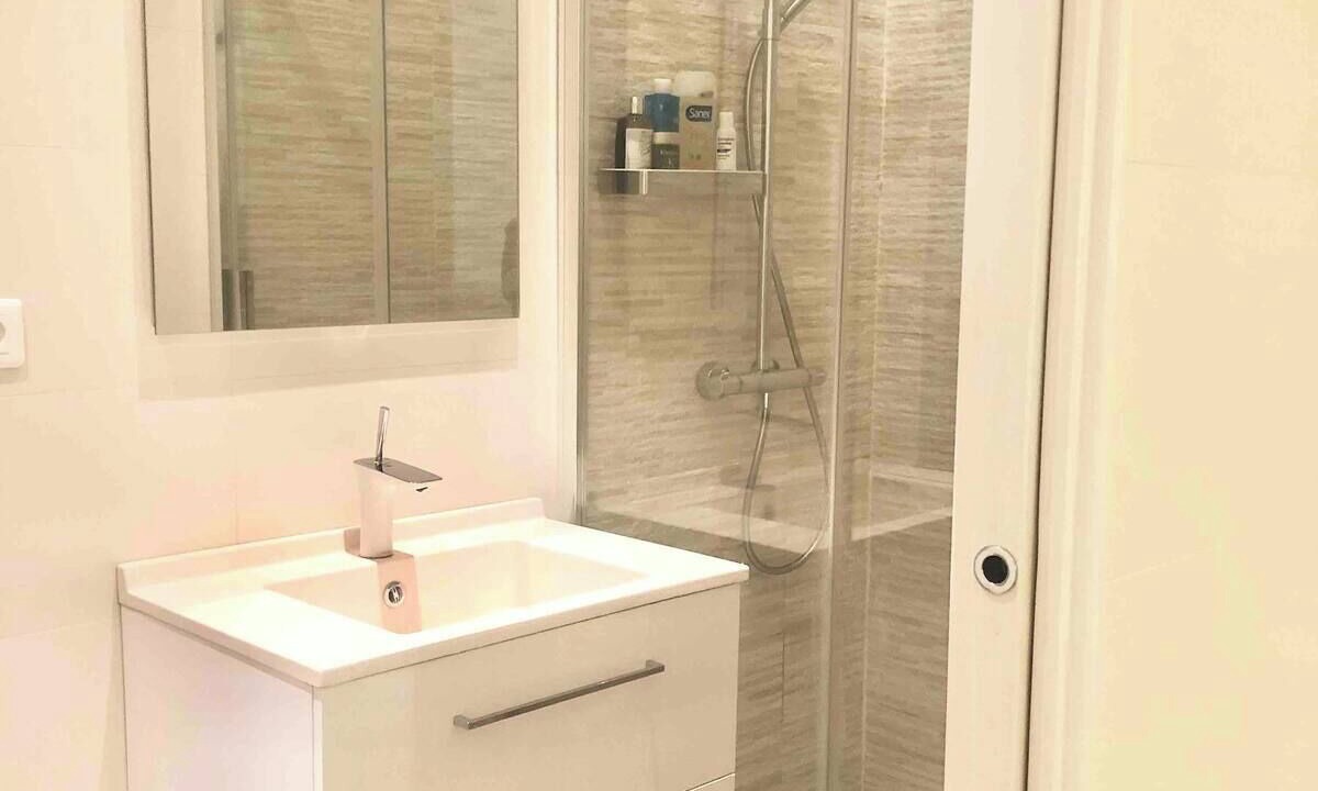 Photo of Bathroom in Quartier de la Porte-Saint-Denis