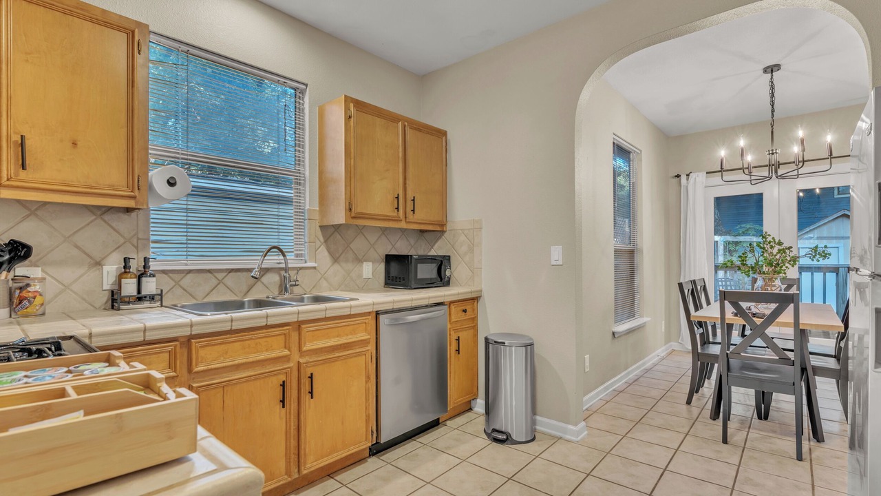Photo of Kitchen in East Cesar Chavez