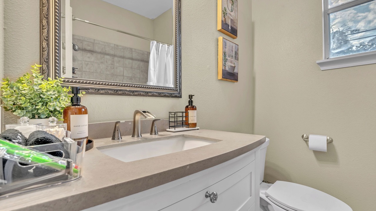 Photo of Bathroom in East Cesar Chavez