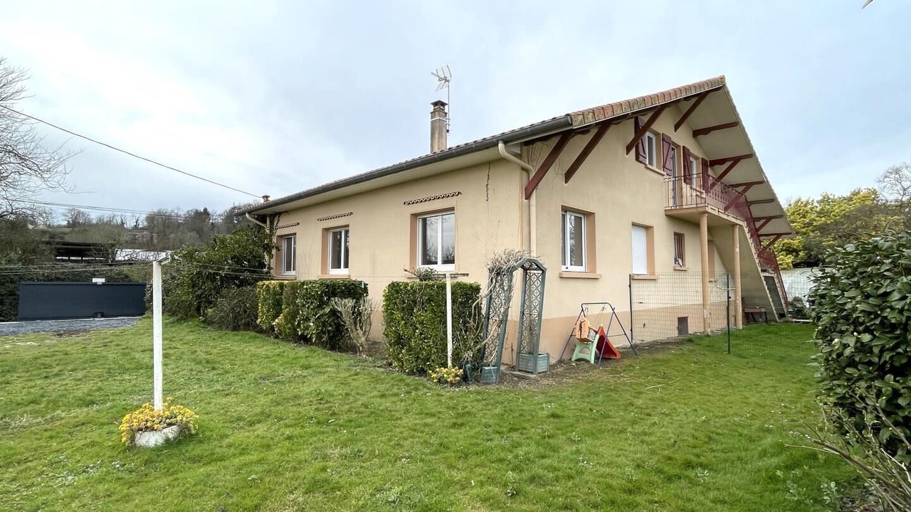 Photo of Outdoor in Bougarber