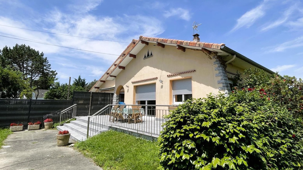 Photo of Others in Bougarber