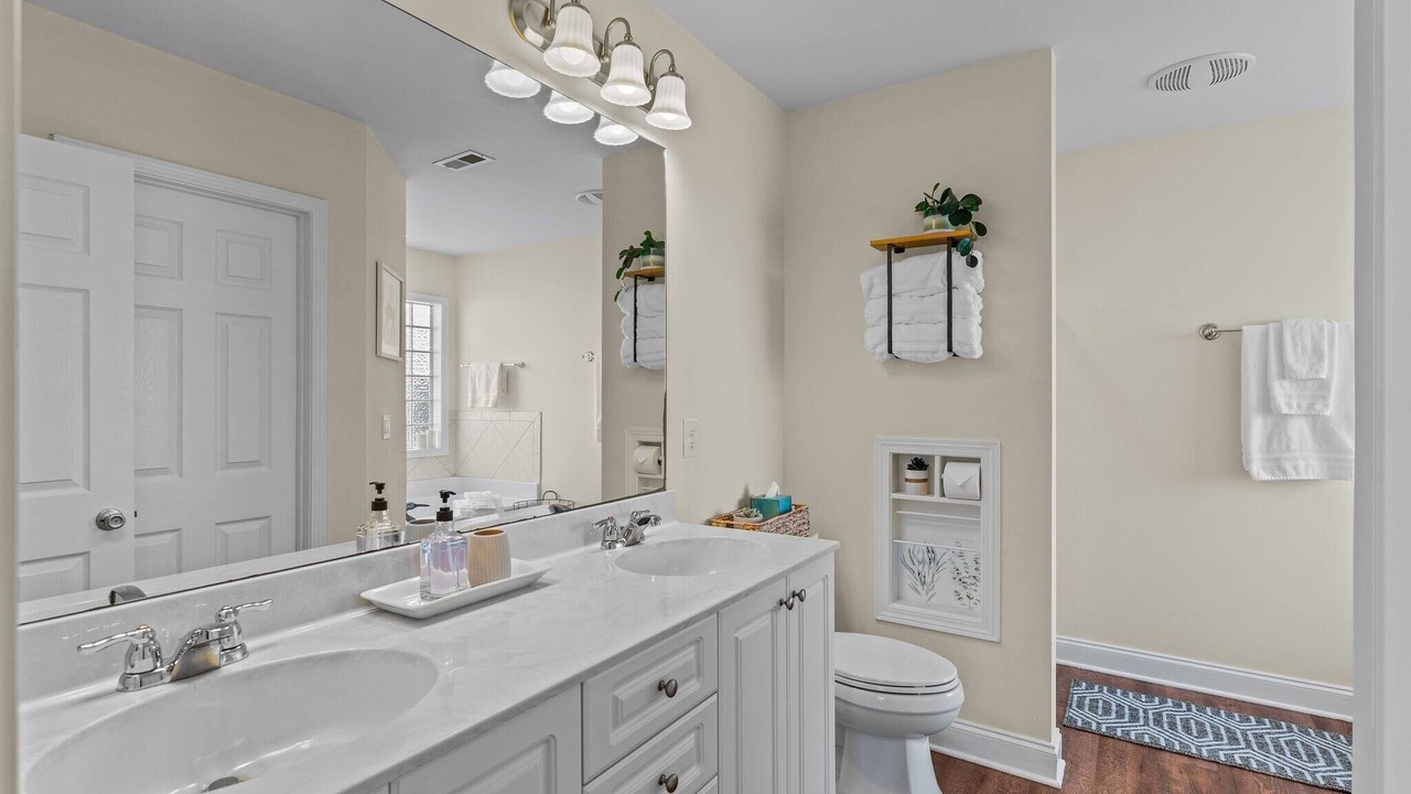 Photo of Bathroom in Murraysville