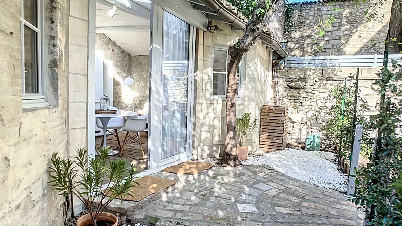 Photo of Outdoor in Avignon City Centre