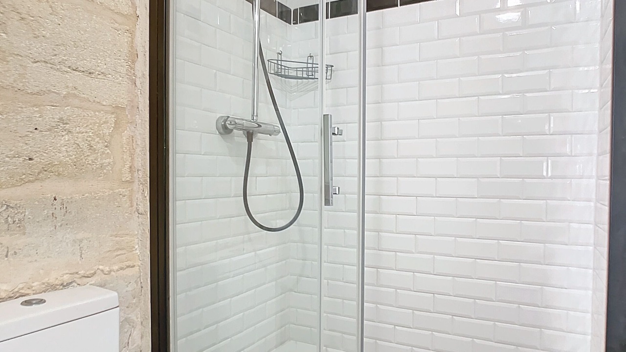 Photo of Bathroom in Avignon City Centre