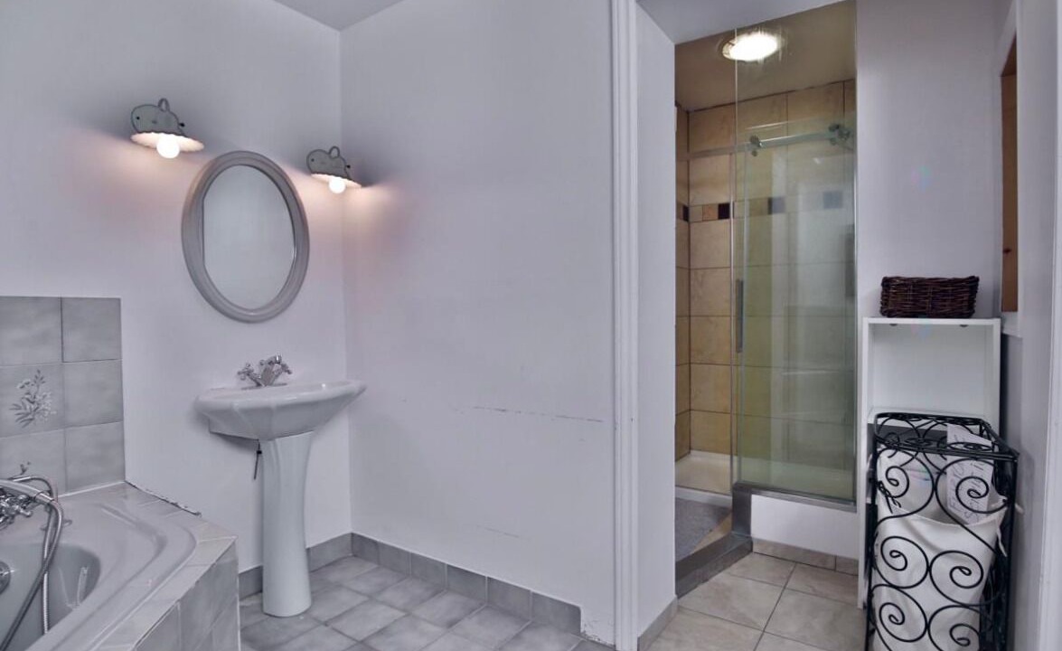 Photo of Bathroom in Sainte-Catherine-de-Hatley