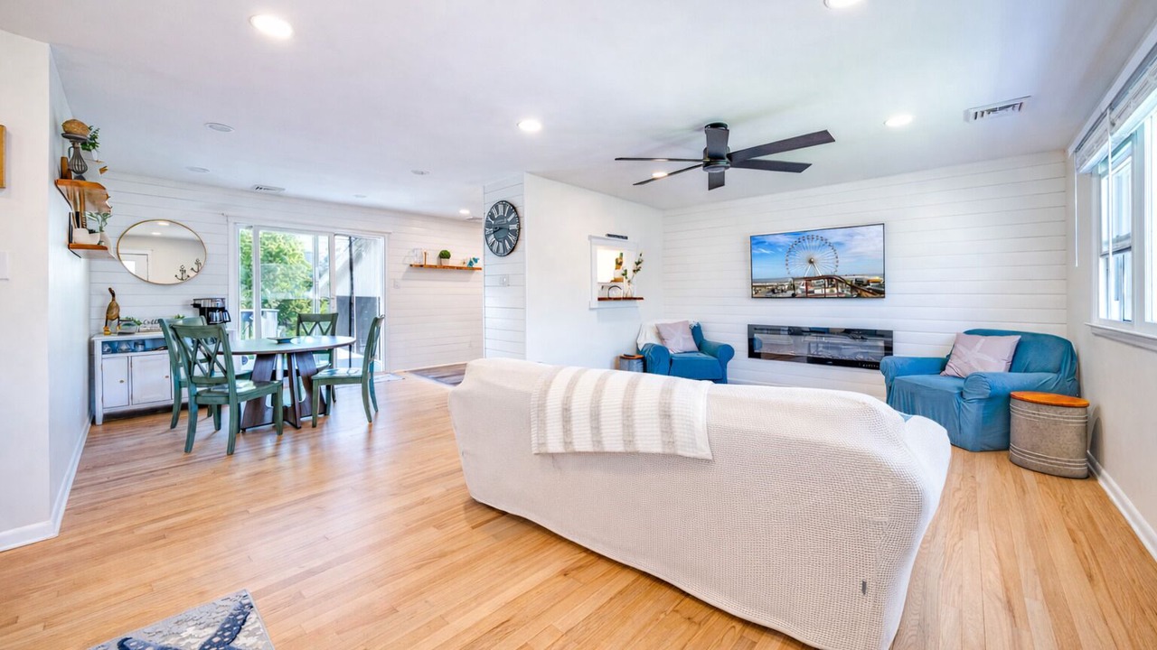 Photo of Livingroom in Somers Point