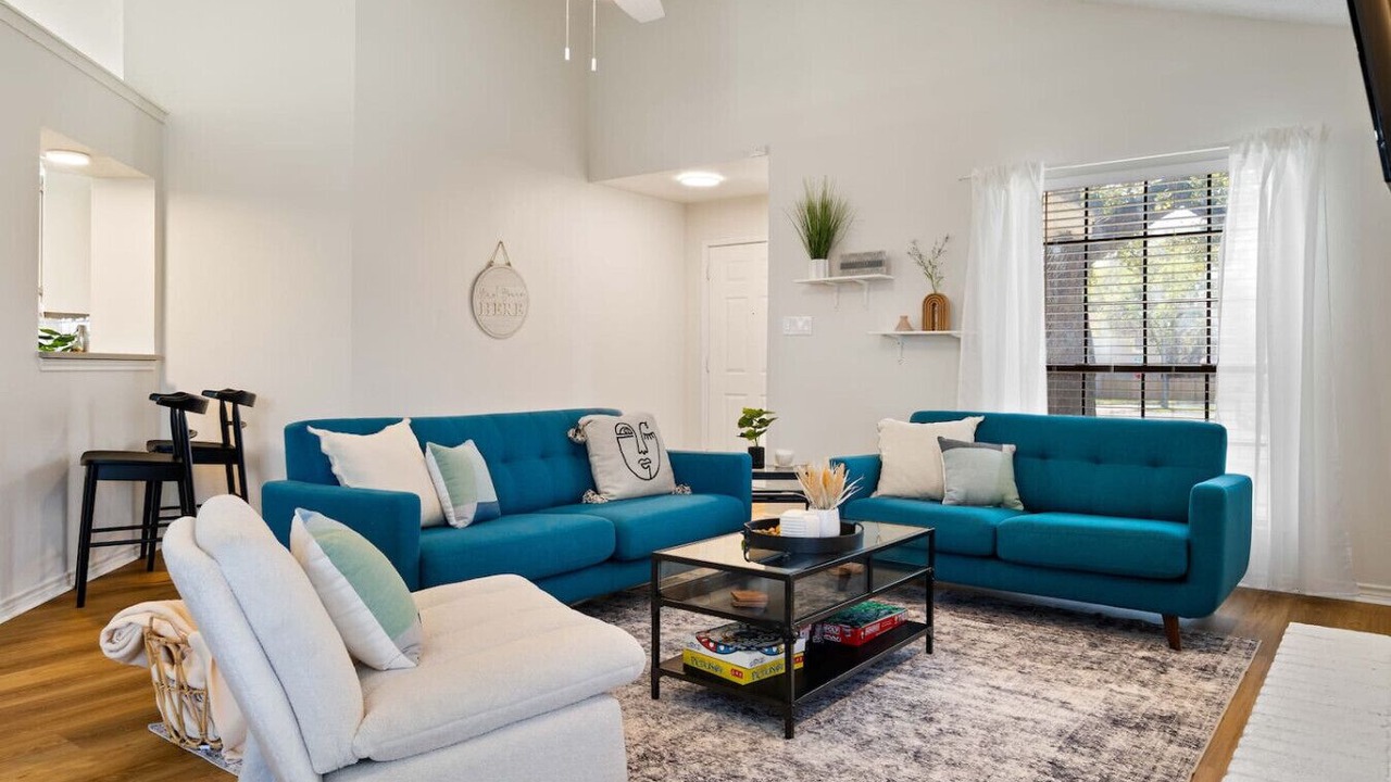 Photo of Livingroom in South Creek